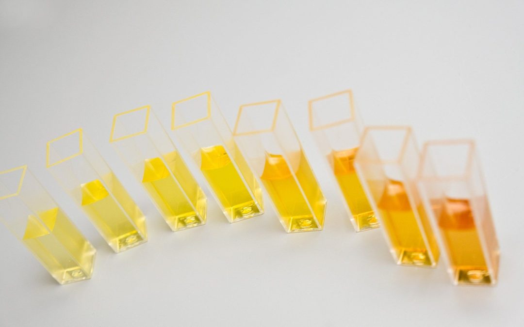 Metodi di misurazione strumentale per liquidi giallastri e quasi incolori